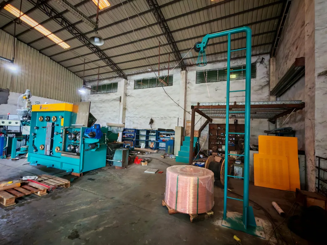 Đường xả cáp LAN tốc độ cao. 0