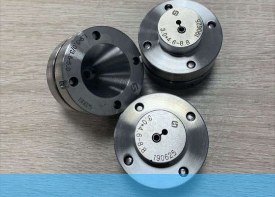 Điểm ép và đập với Tungsten Carbide rắn, Thép với xử lý nhiệt