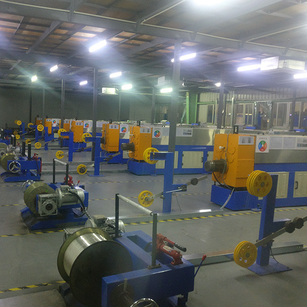 Máy đùn đẩy loại ngang PTFE